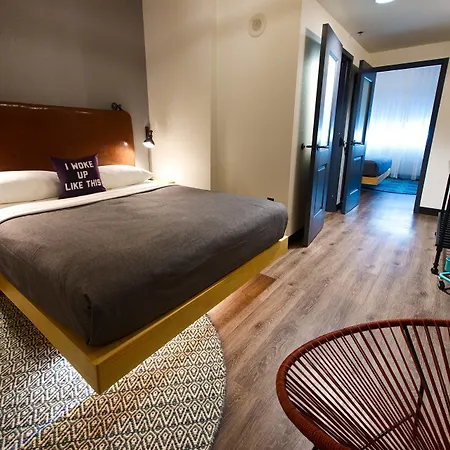 Moxy Downtown/french Quarter Area 3*