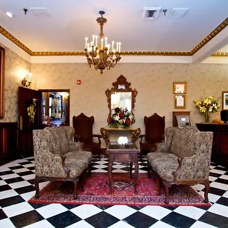 Inn Le Richelieu In The French Quarter New Orleans