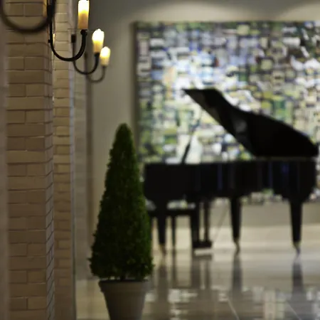 Renaissance Arts Warehouse District Hotel 4*