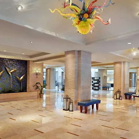 Renaissance Arts Warehouse District 4*
