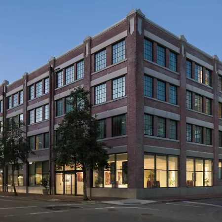 Hotel Renaissance Arts Warehouse District 4*