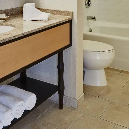 Renaissance Arts Warehouse District 4*