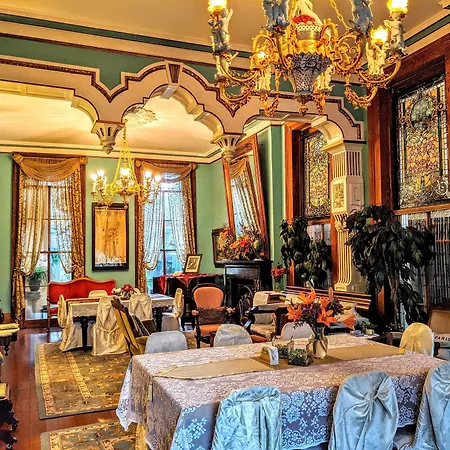 Parisian Courtyard 3* New Orleans
