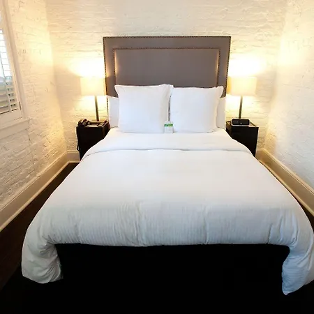 Royal 3* New Orleans