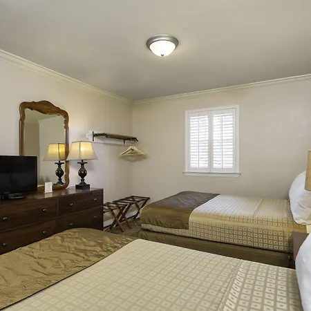 French Quarter Hotel 3*