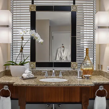 Loews Hotel 4*