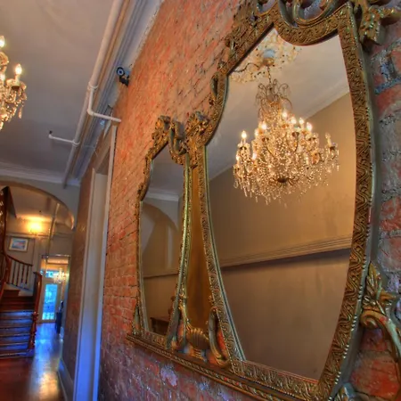 On St. Ann, A French Quarter 3*