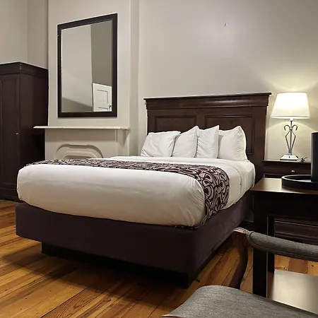 On St. Ann, A French Quarter Inn New Orleans