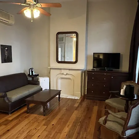 On St. Ann, A French Quarter 3* New Orleans