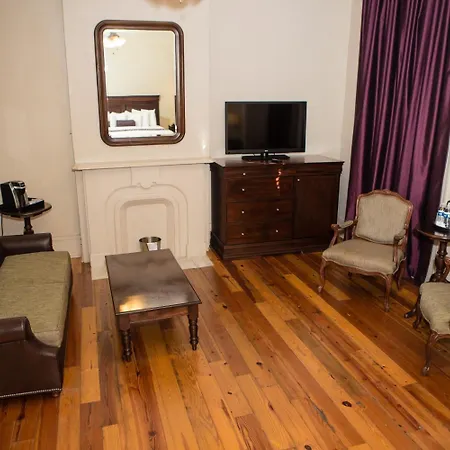 On St. Ann, A French Quarter Inn