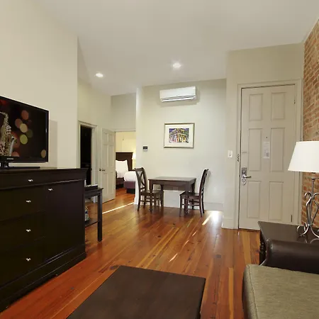 On St. Peter, A French Quarter Inn