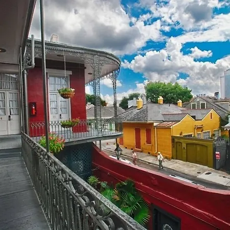 On St. Peter, A French Quarter 3*