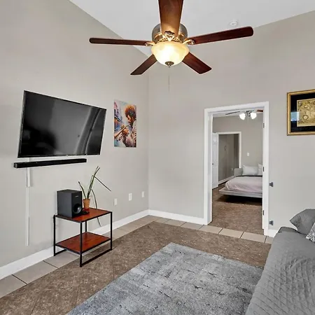 Classic Nola In Cozy 2br Shotgun
