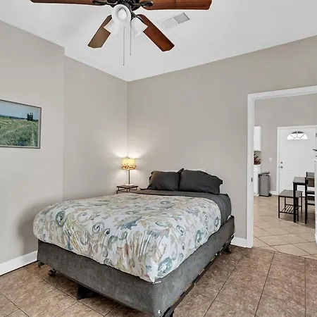 Classic Nola In Cozy 2br Shotgun Holiday home New Orleans