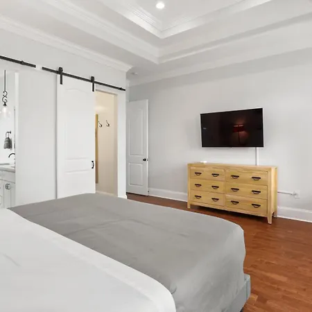 Holiday home Stylish 3br W Parking Balcony Walk Everywhere New Orleans