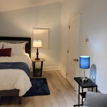 Furnished Uptown 1 Bed Close To Hospitals, Universities & French Quarter Mardis Gras New Orleans
