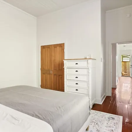 Perfectly Located 1 Bedroom I Uptown - Magazine St * New Orleans
