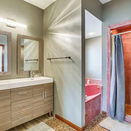 Peaceful 4br - Yard, Family Comforts Holiday home New Orleans