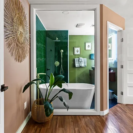 The Railyard Nola - Adult Only, Clothing Optional Pool Bed & Breakfast *