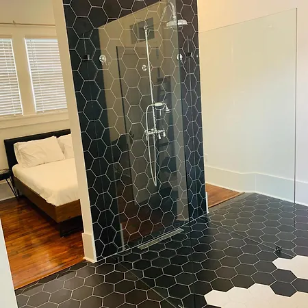 Luxury Spacious - 3 Block Walk To French Quarter Bed & Breakfast