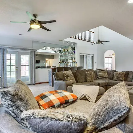 Peaceful 4br - Yard, Family Comforts Holiday home *