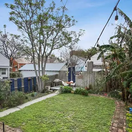 Heart Of Midcity Front Porch 3bd 2 Bath Streetcar Holiday home New Orleans