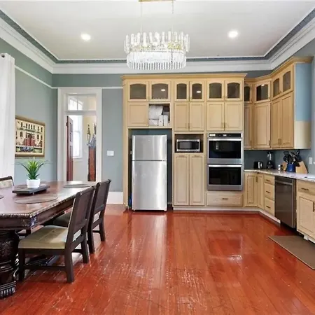 Spacious 4br Retreat Comfort & Style - Downstairs * New Orleans