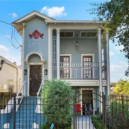 Spacious 4br Retreat Comfort & Style - Downstairs