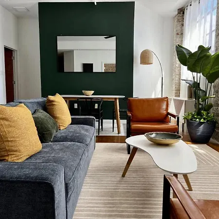 Stylish Industrial Loft In Warehouse District *
