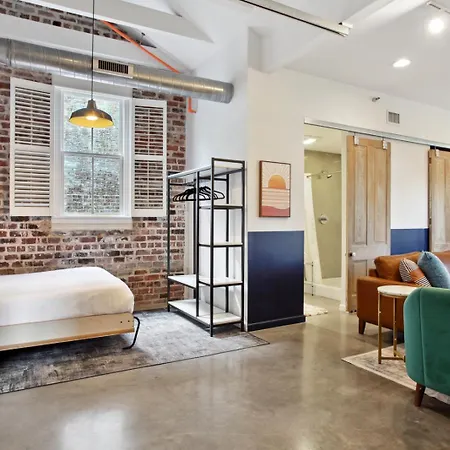 Apartment Warehouse District Lovely One Bedroom And Den *