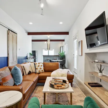 Apartment Warehouse District Lovely One Bedroom And Den New Orleans