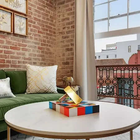 Modern One Bedroom With Balcony * New Orleans