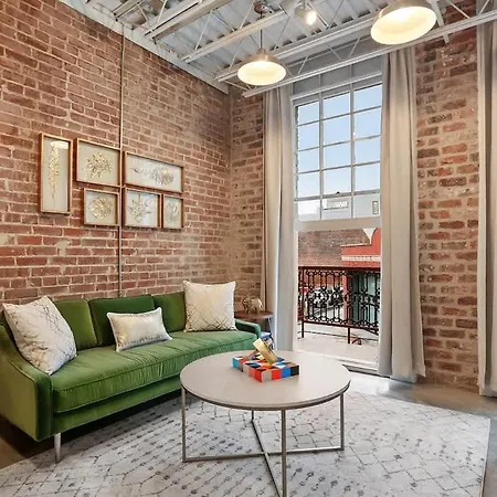 Modern One Bedroom With Balcony New Orleans