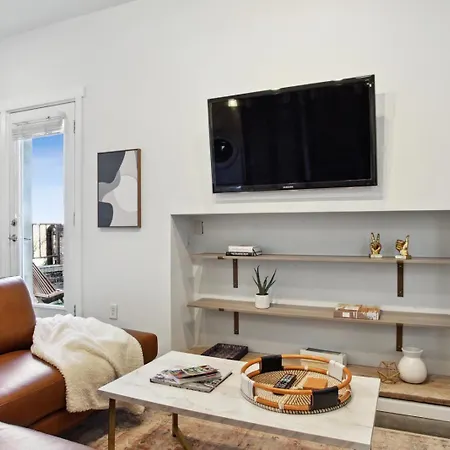 Warehouse District Lovely One Bedroom And Den New Orleans