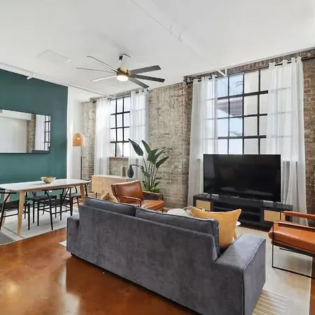 Stylish Industrial Loft In Warehouse District New Orleans