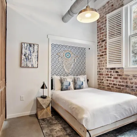 Apartment Warehouse District Lovely One Bedroom And Den *