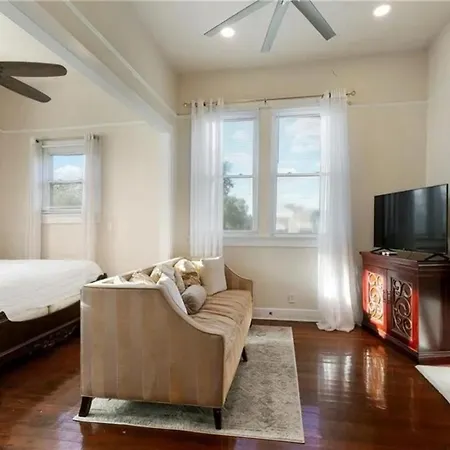 Spacious 4br Retreat Comfort & Style - Downstairs * New Orleans