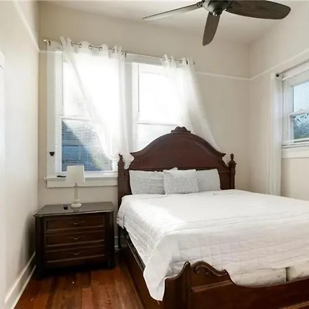 Apartment Spacious 4br Retreat Comfort & Style - Downstairs New Orleans