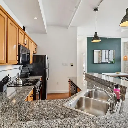 Apartment Stylish Industrial Loft In Warehouse District