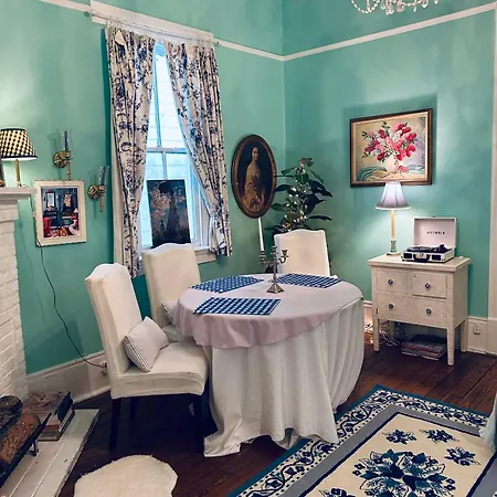 3br Gorgeous Paris Penthouse Sleeps 5 W Balcony, Fq, Streetcar!! * New Orleans