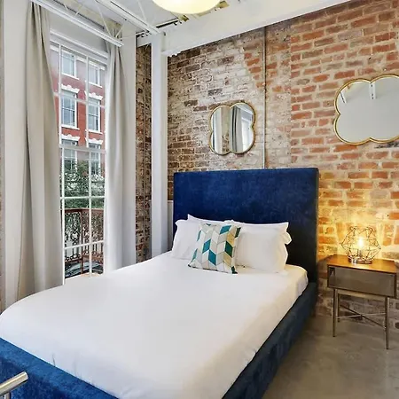 Modern One Bedroom With Balcony Apartment *