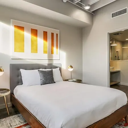 Apartment Luxury Two Bedroom Penthouse *