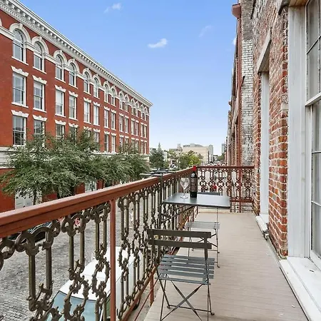 Modern One Bedroom With Balcony Apartment *
