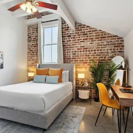 Apartment Warehouse District Lovely One Bedroom And Den *