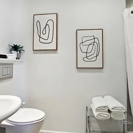 Apartment Warehouse District Lovely One Bedroom And Den New Orleans