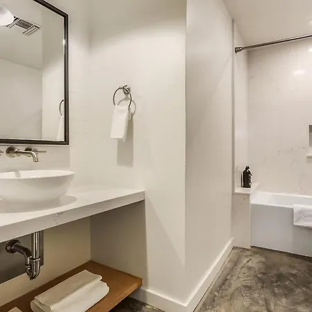 Luxury Two Bedroom Penthouse Apartment New Orleans
