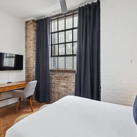 Apartment Stylish Industrial Loft In Warehouse District New Orleans