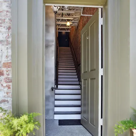 Warehouse District Lovely One Bedroom And Den Apartment