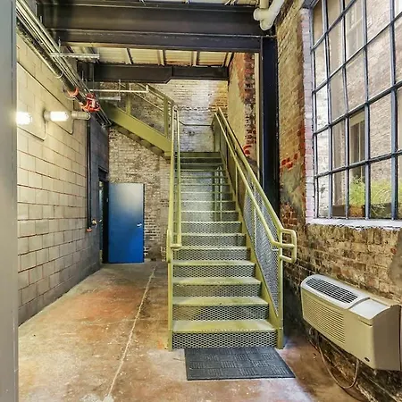 Stylish Industrial Loft In Warehouse District Apartment