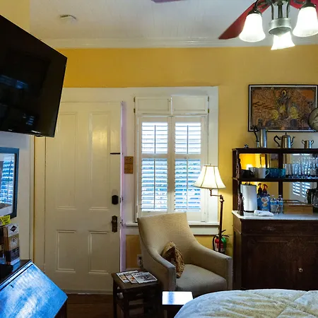 Inn The Blue60 Marigny Inn 3*